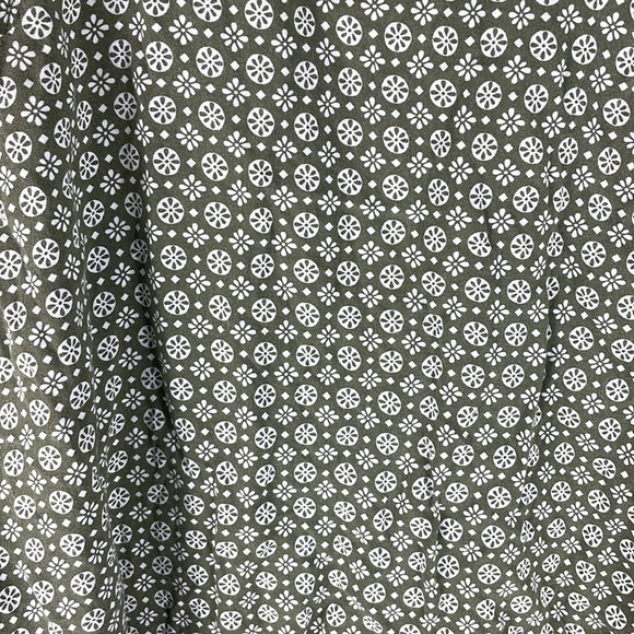 H&M > Green Floral Shift Dress - Picture 6 of 10